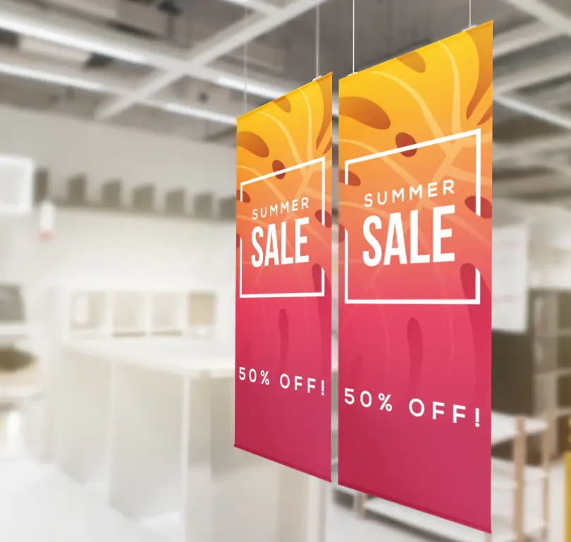 Großformat Schaufenster Banner mit SALE-Motiv – auffällige Textilwerbung für den Innenbereich